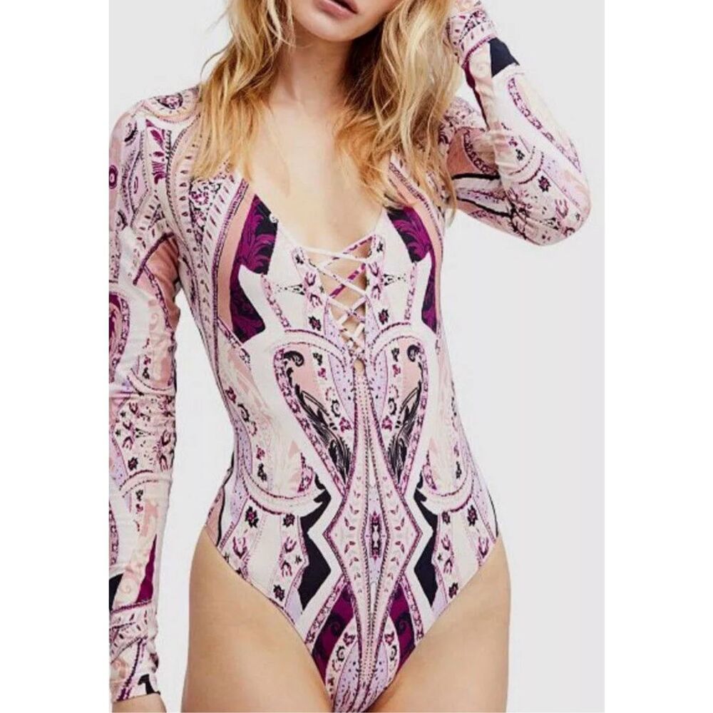 FREE PEOPLE Knit Ivory Pink Paisley Lace‎ Up Pick A Place Bodysuit size Large